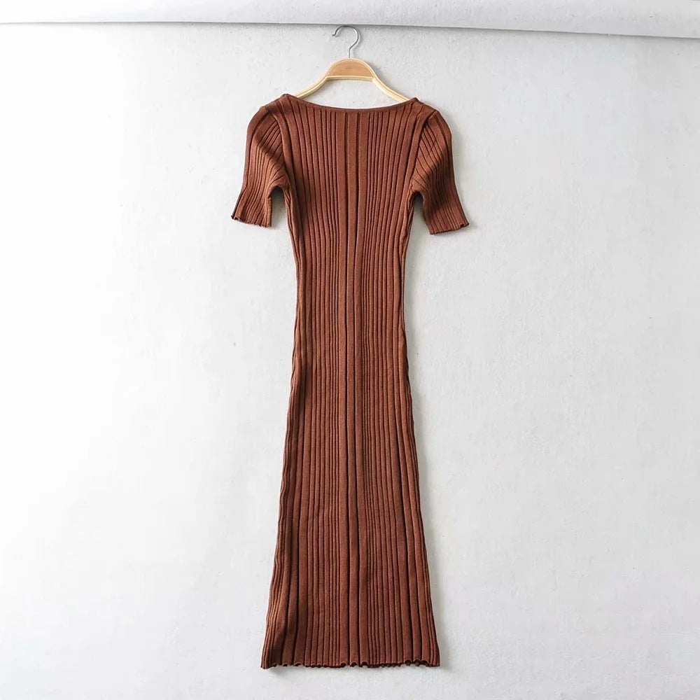 Tarynn – Robe Tendance à Coupe Moderne et Manches Courtes
