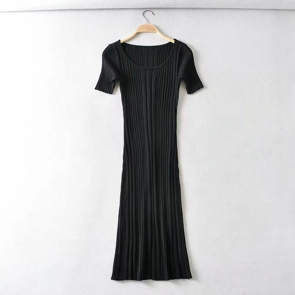 Tarynn – Robe Tendance à Coupe Moderne et Manches Courtes