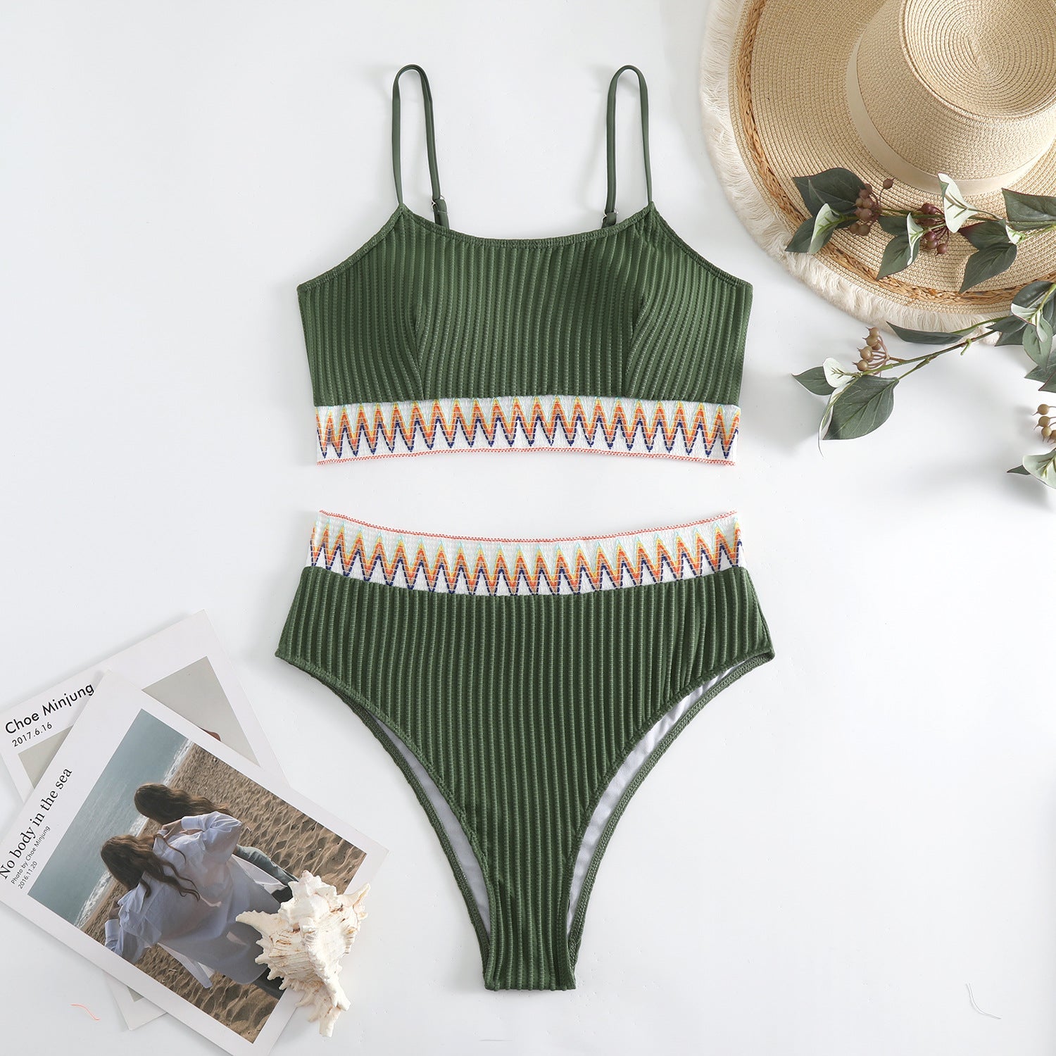 Maillot de Bain Moderne avec Détail Chevron