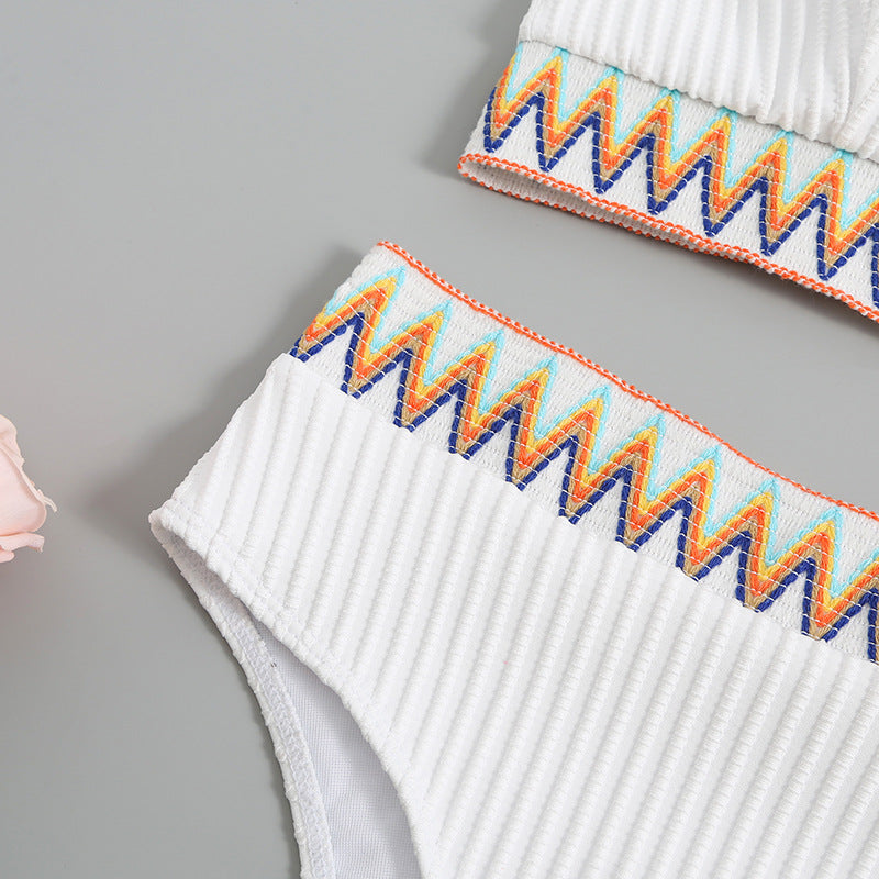 Maillot de Bain Moderne avec Détail Chevron