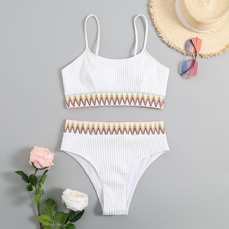 Maillot de Bain Moderne avec Détail Chevron